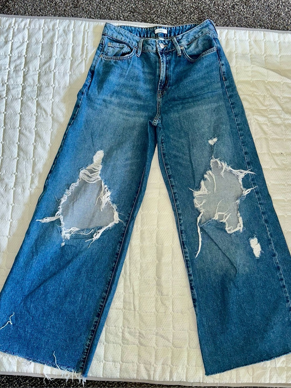 Forever 21 Distressed Wide-Leg Denim Jeans in Blue NWOT size 28
